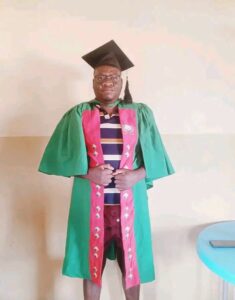 GRADUATE WARNS COLLEAGUES: “TAKE IT EASY, I HAVE DEGREE’S TOO–BUT I JUST BREAK CARS FOR A LIVING!”
