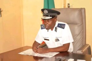 POLICE OFFICER IN CHOMA ROBS AN AIRTEL MOBILE  MONEY BOOTH